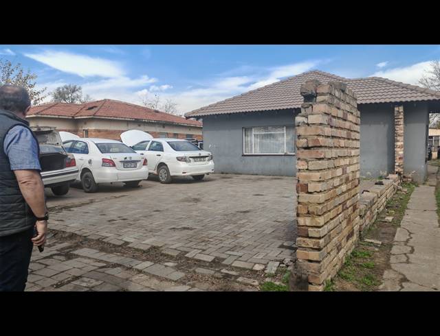 8 BEDROOM HOUSE FOR SALE IN VEREENIGING CENTRAL